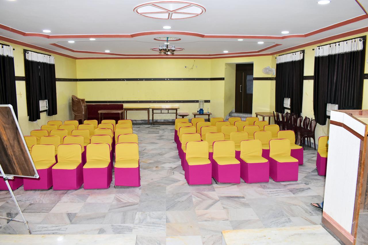 Hotel Triveni Balangir Экстерьер фото